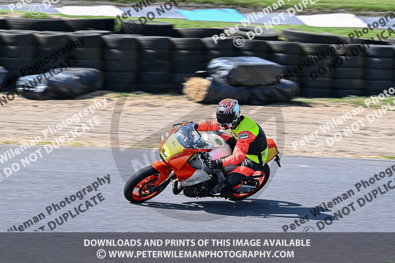 enduro digital images;event digital images;eventdigitalimages;lydden hill;lydden no limits trackday;lydden photographs;lydden trackday photographs;no limits trackdays;peter wileman photography;racing digital images;trackday digital images;trackday photos